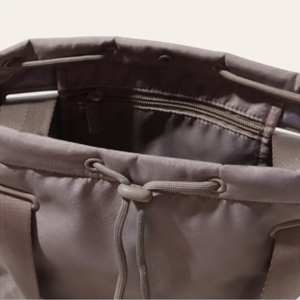 BEYOND YOGA Convertible Gym Bag / Backpack / Tote in BIRCHWOOD (tan) | NEW - Picture 9 of 11